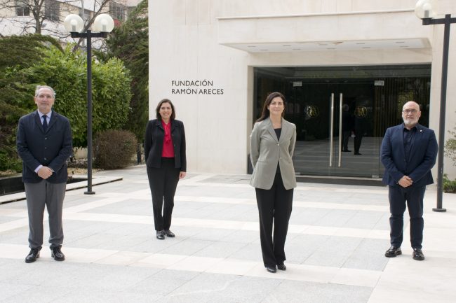 Vicenc Martínez, Encarna Guillén, Raquel Yotti y Juan Cruz Cigudosa en debate sobre genómica clínica